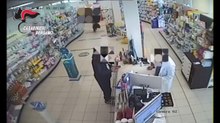 Romano di Lombardia, il farmacista fa arrestare il rapinatore