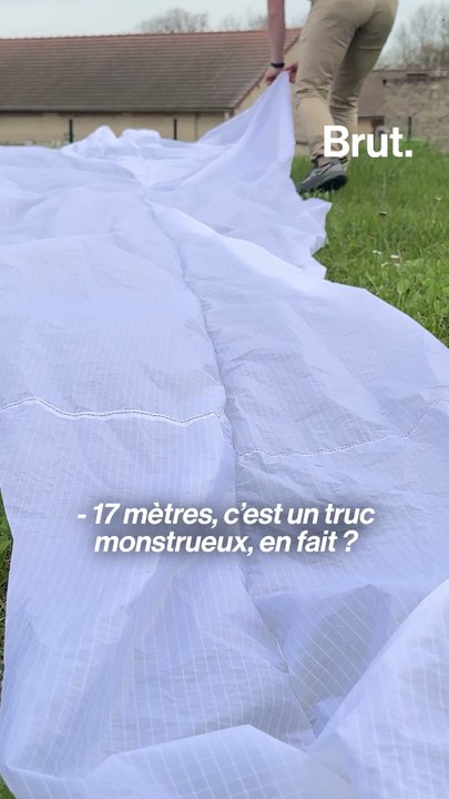Augustin Renoir fabrique des cerf-volants à 22 ans.