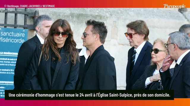 Sylvie Vartan main dans la main avec Tony Scotti et David Hallyday soutenu par Alexandra Pastor pour le grand départ de Nathalie Baye
