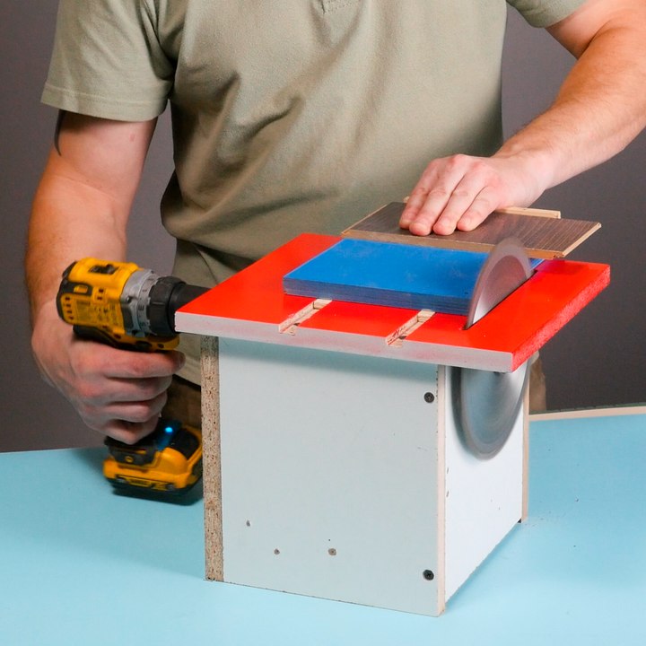 Cut wood safely and accurately with this DIY ⚙️😮