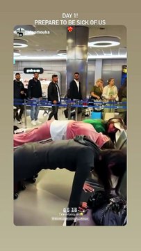 Viral η Μελίνα Νικολαΐδη με τις φίλες της – Ο λόγος που τις κοίταζαν όλοι στο αεροδρόμιο