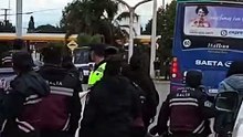 Llegada del hijo de la victima, accidente rotonda de Limache