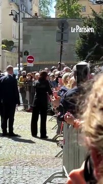 Nathalie Baye : Laura Smet salue les fans rassemblés pour les obsèques de sa mère