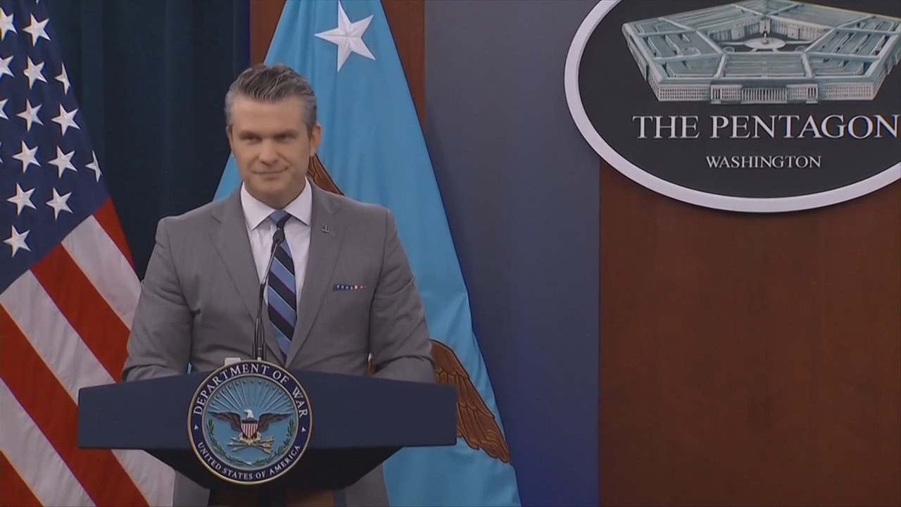 HEGSETH DEALS WITH UNEXPECTED TMZ QUESTION IN TENSE PENTAGON BRIEFING