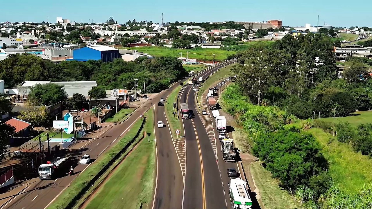Duas pessoas ficam feridas em acidente na BR 277 em Cascavel