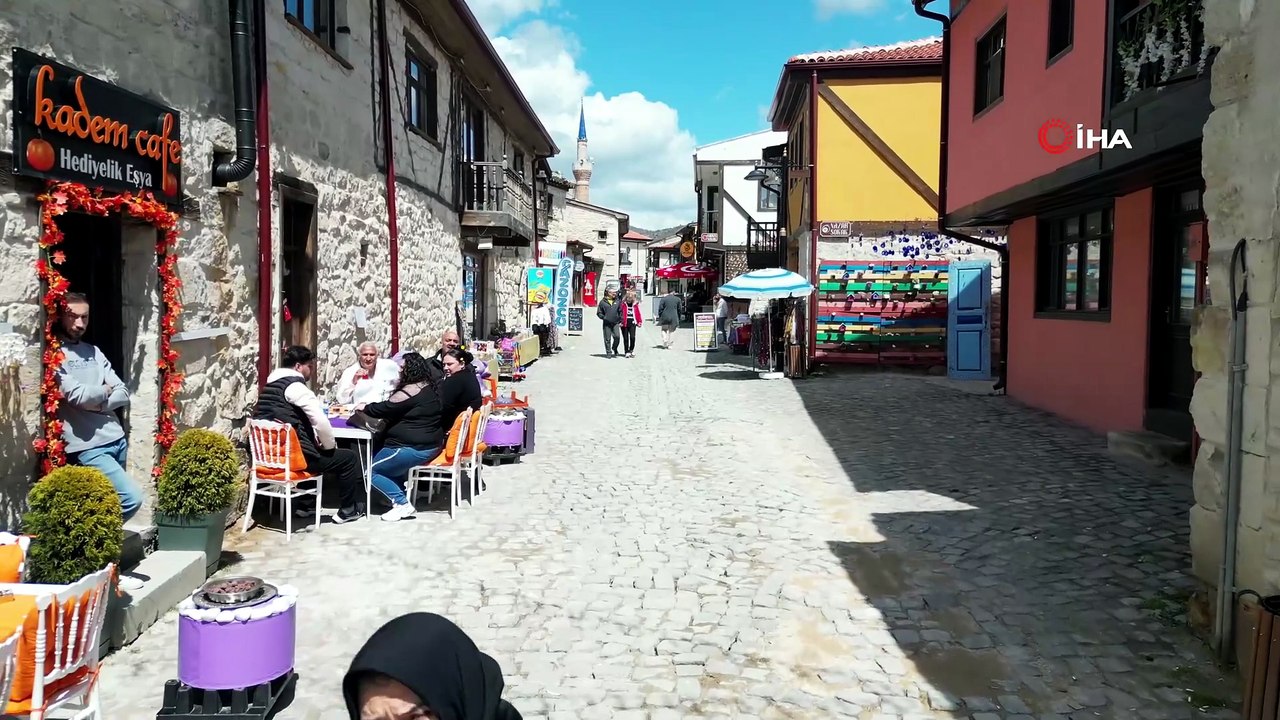 Kayaların içine oyulan medeniyet: Frig Vadisi’nde turizm sezonu açıldı