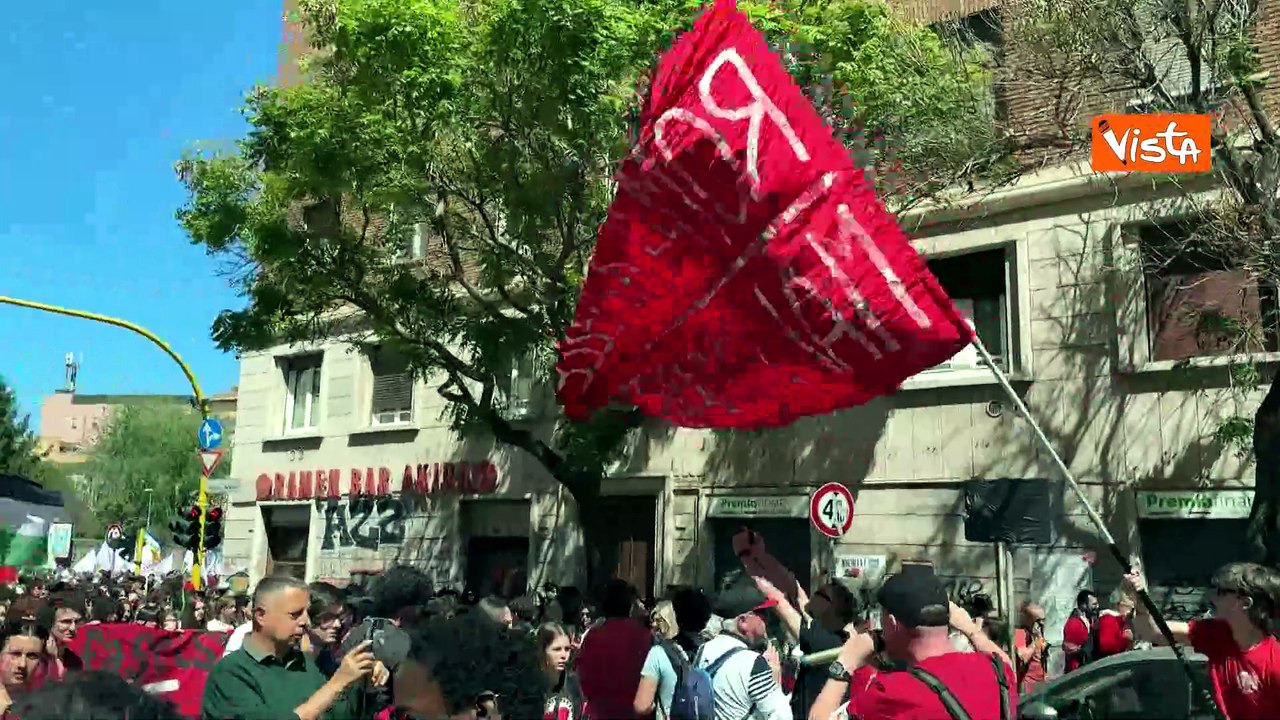 'Siamo tutti antifascisti', il coro alla corteo per il 25 aprile a Roma
