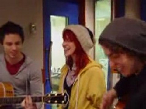 Paramore - crushcrushcrush (Acoustic @ Tropical Pizza)