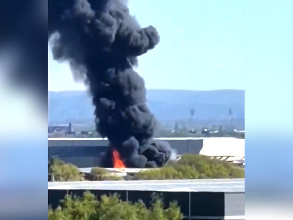 Explosion in manchester: massive rauchsäule am himmel