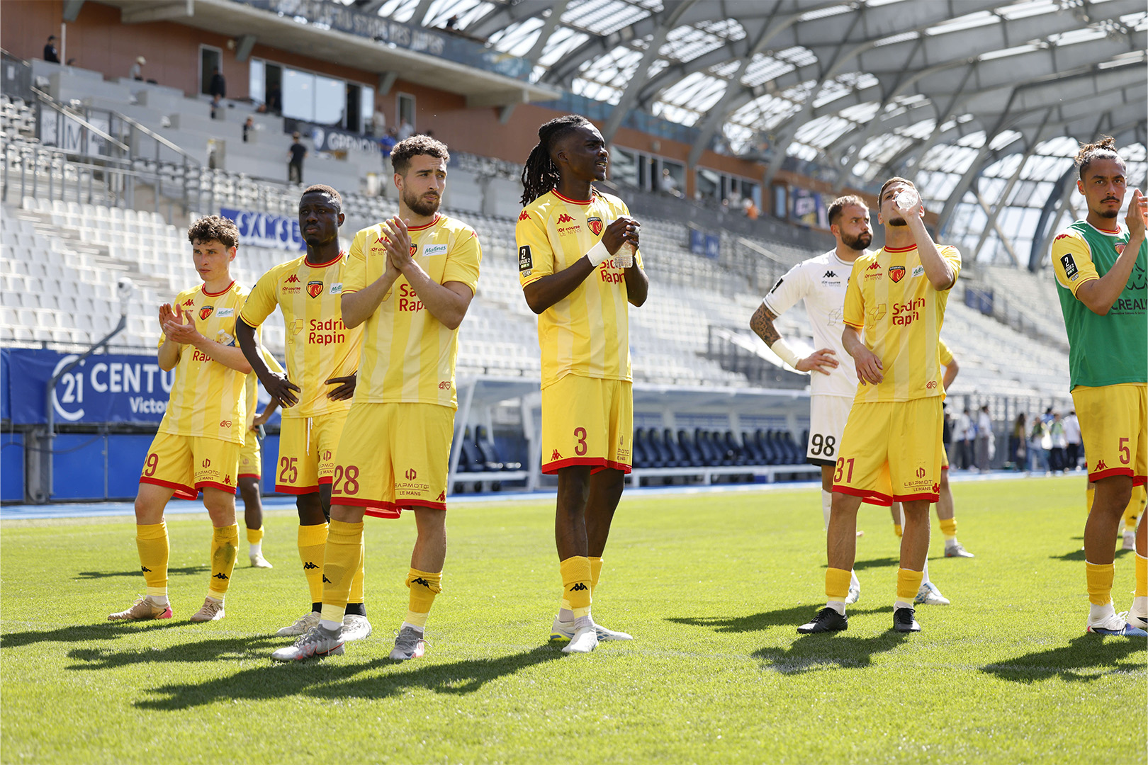 Ligue 2 : Le Mans freiné par Grenoble dans la course au titre