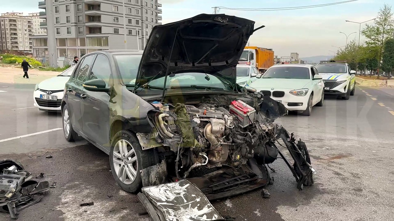 Şanlıurfa Karaköprü'de Trafik Kazası: Çok Sayıda Yaralı Var