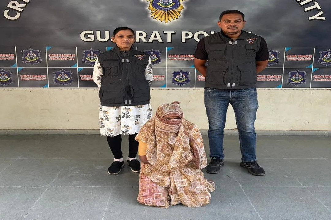 Video News: लस्सी में नशीला पदार्थ मिलाकर पिलाने के बाद बुजुर्ग दंपत्ति को लूटने वाली शातिर महिला गिरफ्तार