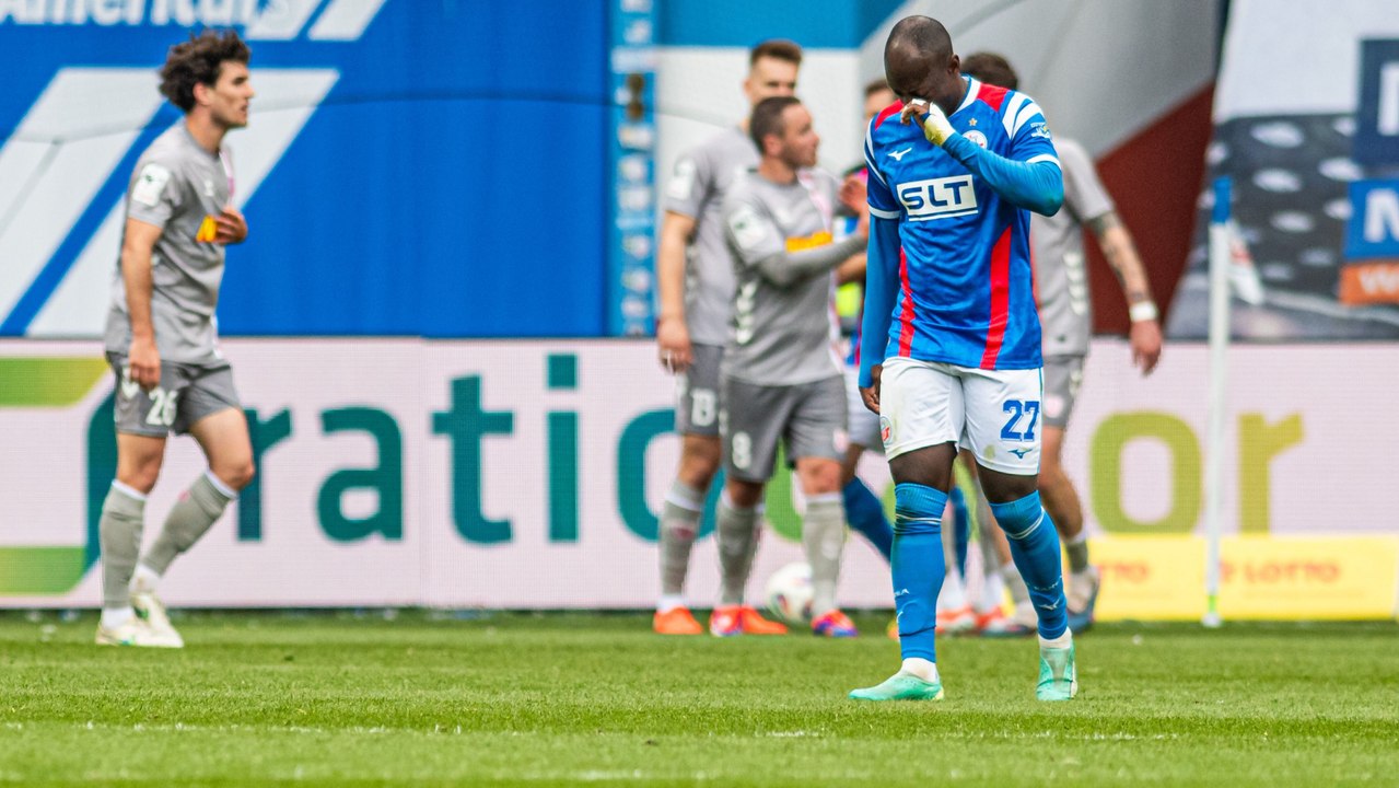Frust im Ostseestadion: Regensburg überrennt Hansa vor der Pause