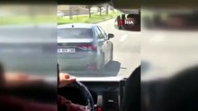 Elazığ’da maganda dehşeti: Otomobiliyle yolcu minibüsünü sıkıştırdı