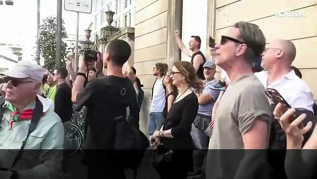 Milano, Brigata ebraica fuori dal corteo 25 aprile. Fiano: Espulsi per via della stella di David