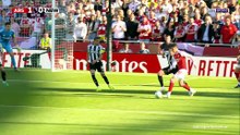 İngiltere Premier League'de şampiyonluk mücadelesi veren Arsenal konuk ettiği Newcastle United'ı 1-0 yendi.