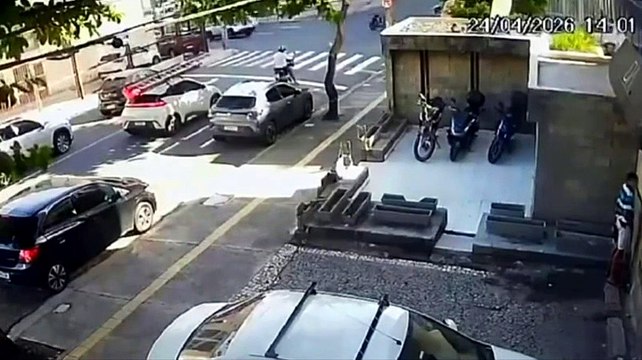 Após urinar em muro, homem furta moto em bairro nobre de Salvador