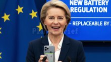 Goodbye Glued Batteries: EU Law Lets You Swap Your Phone Battery Yourself by 2027