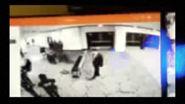 Rekaman CCTV Penembak Berlari Lewati Petugas Keamanan Gedung Putih, Buat Trump Dievakuasi!