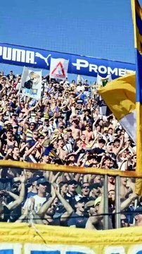 Il Parma festeggia la salvezza al Tardini: che festa con i tifosi