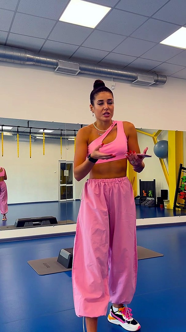 ⁣Movement Mix: Step Aerobics with Strength Intervals Микс движений: степ-аэробика с силовыми вставкам