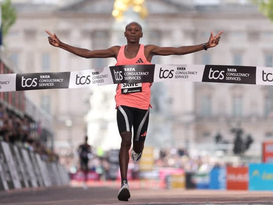 Weltrekord: erster mensch läuft marathon unter zwei stunden