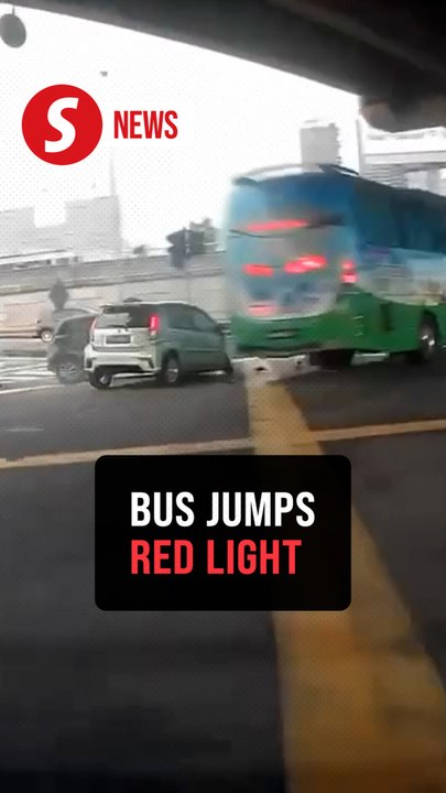 Bus driver remanded for crashing into three vehicles after running red light