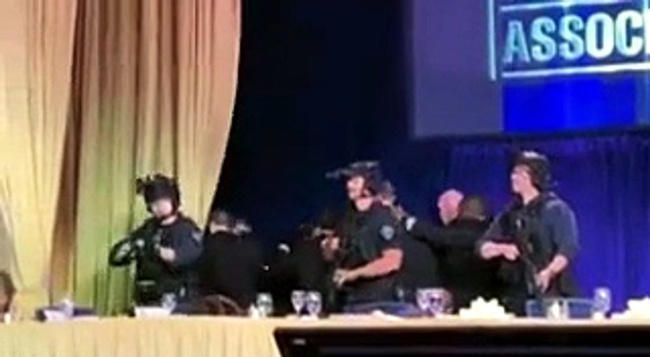 Trump evacuado por tiroteo