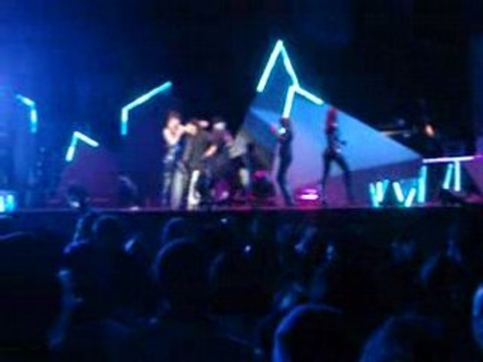 Glow in the Dark tour Rhianna