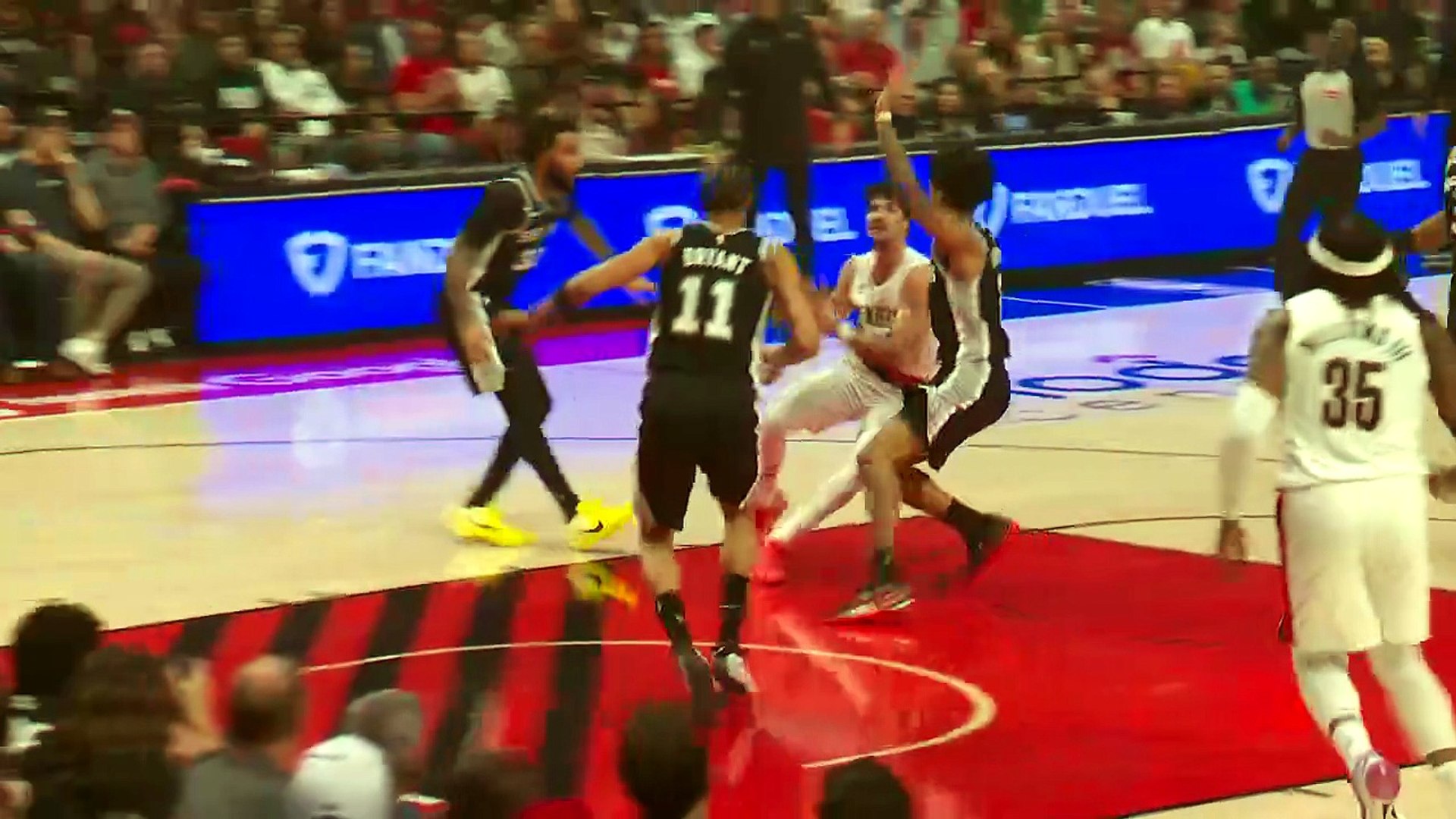 Wembanyama traspasa su conmoción a los Blazers en una segunda parte histórica