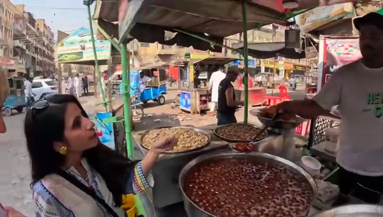 ULTIMATE Pakistani STREET FOOD Feast 🇵🇰 KARACHI Food HEAVEN [480p]
