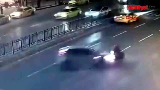 Şişhane’de korkunç kaza! Motosiklet durağa daldı: 1 ölü, 3 yaralı
