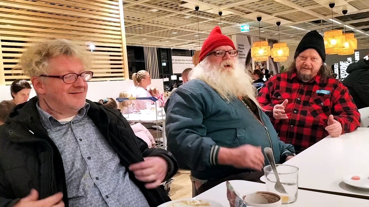 VID20251222174737-ikea-ludolf-rosa-alexander-weihnachten