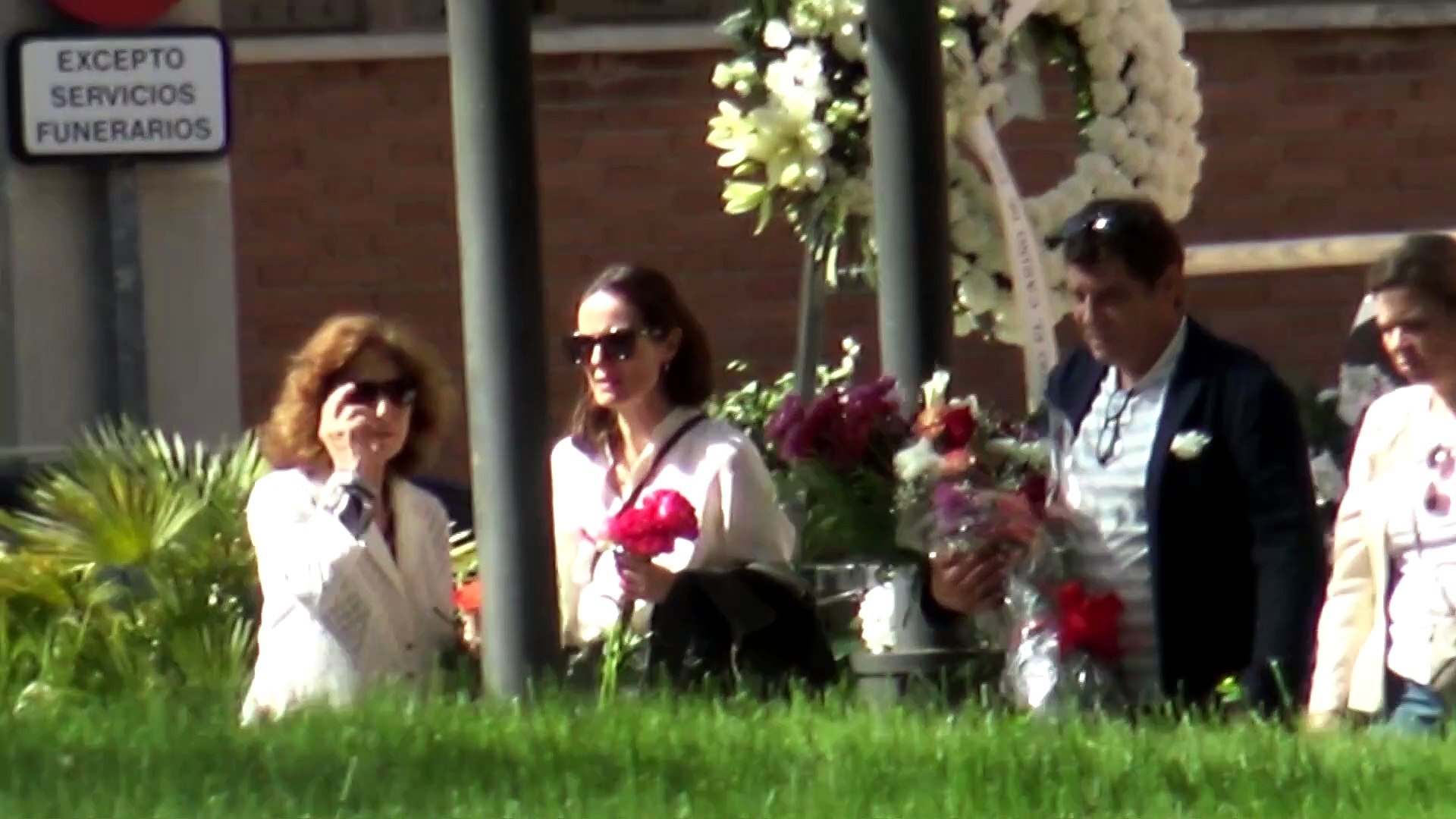 Aitana Sánchez-Gijón, devastada tras la muerte de su madre, le da su último  adiós