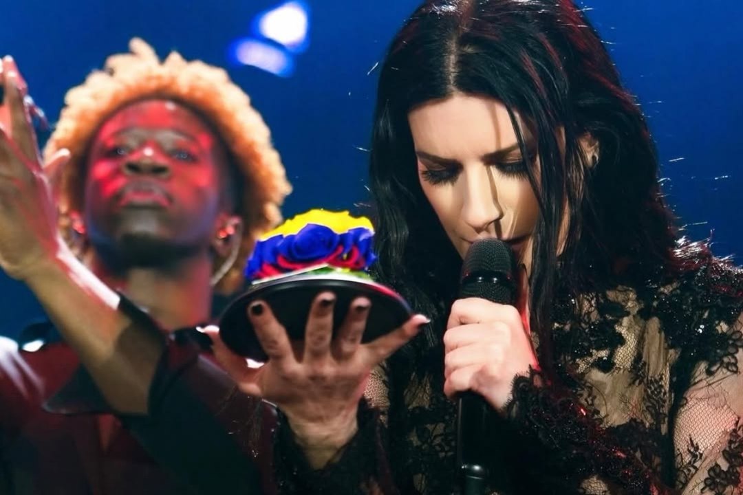 Laura Pausini frena su show en Quito para recibir oxígeno: ¿Qué le pasó?