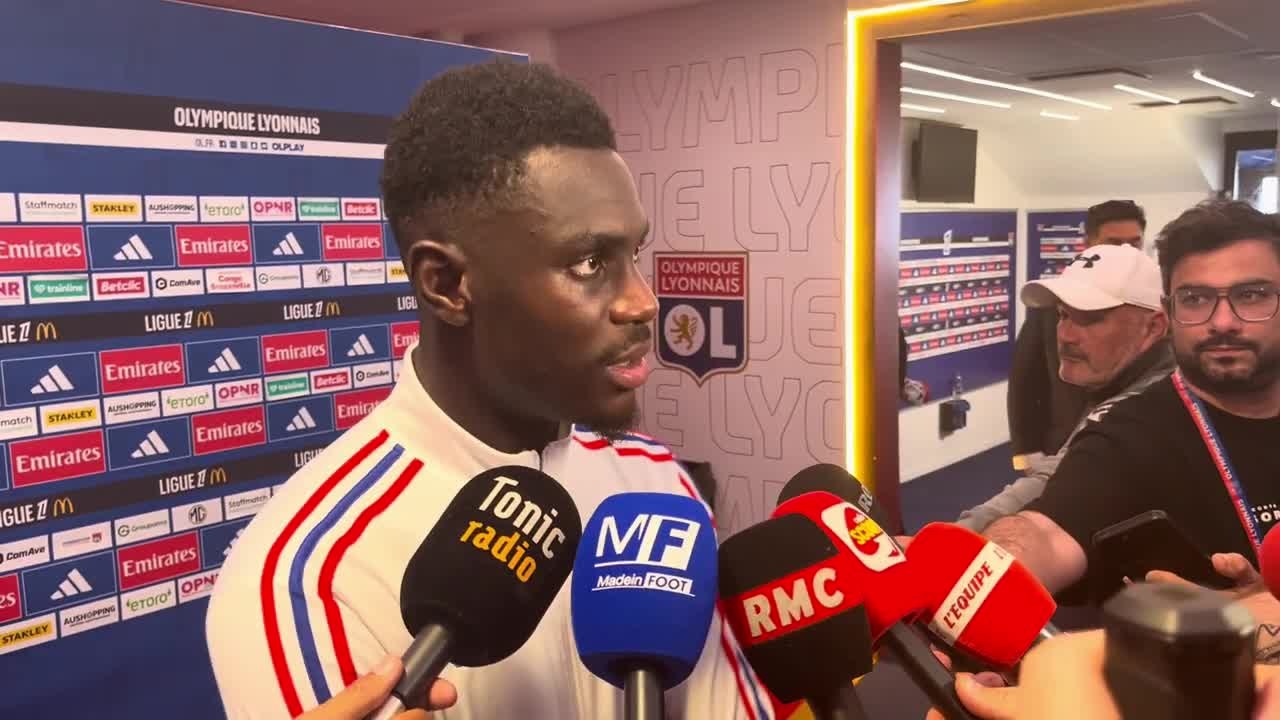 Moussa Niakhaté se réjouit de la victoire de l'OL face à l'AJ Auxerre