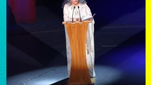Verónica Castro recibe un reconocimiento a su trayectoria en los Premios Aura
