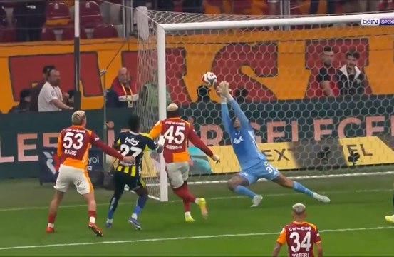 Galatasaray-Fenerbahce, Osimhen beffa Skriniar. E che celebrazione con Icardi!