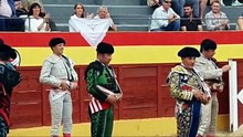 El Medinense Roberto Blanco hace el paseillo en Valdetorres de Jarama - Sensacional en banderillas