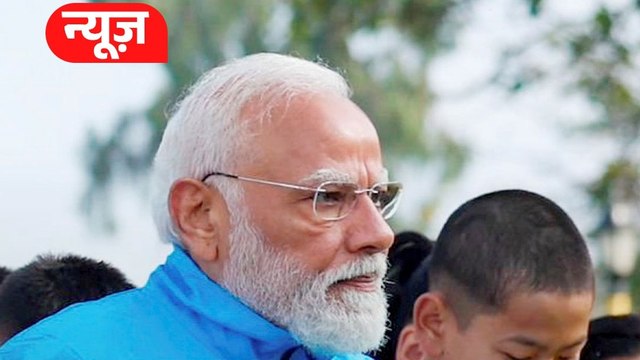 बंगाल चुनाव से पहले PM मोदी ने दागा गोल, खिलाड़ियों संग किया सेलिब्रेट