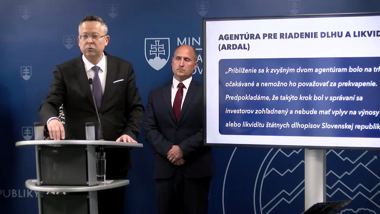 ZÁZNAM: L. Kamenický: Zníženie ratingu nič nezmenilo, SR si požičiava ako doteraz