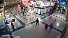 Yürüyen merdivene eli sıkışan çocuğun kopan parmağı kurtarılamadı