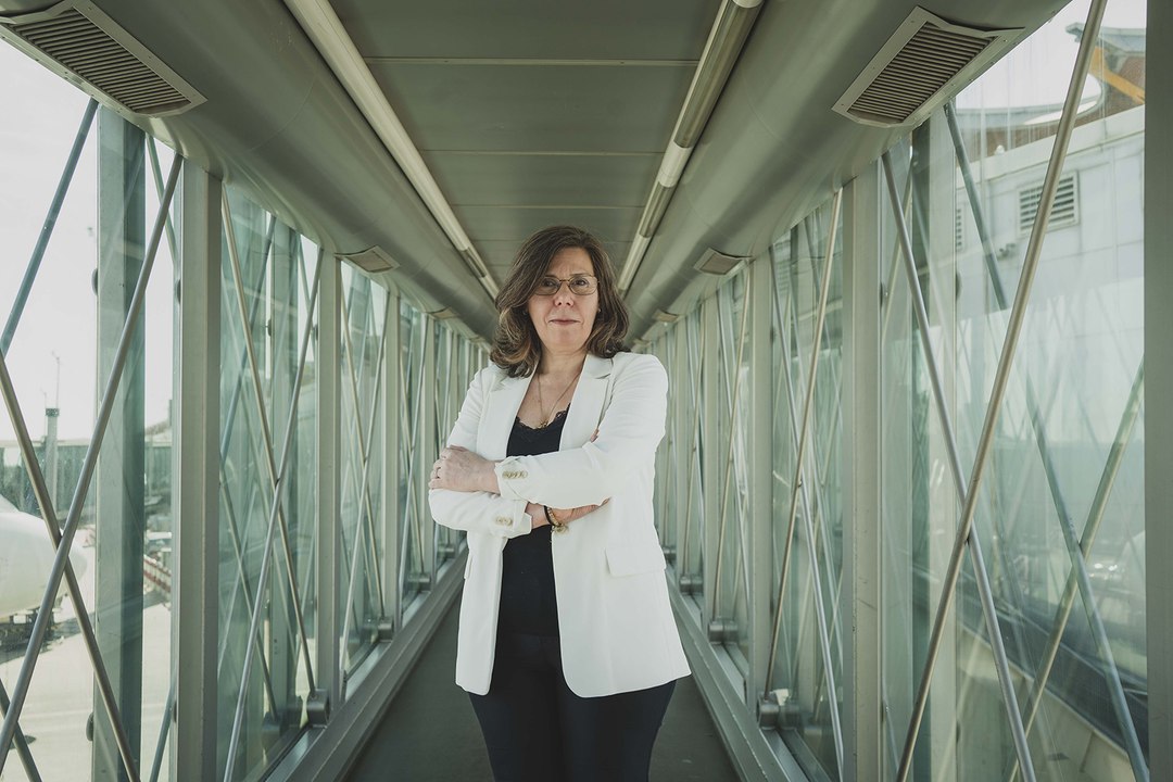 Enedina Delgado y el engranaje invisible de Iberia en Barajas: “Hacemos lo que sea necesario para que los aviones salgan en hora”