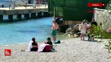 Muğla Bodrum'da sıcak havayı fırsat bilenler sahilleri doldurdu