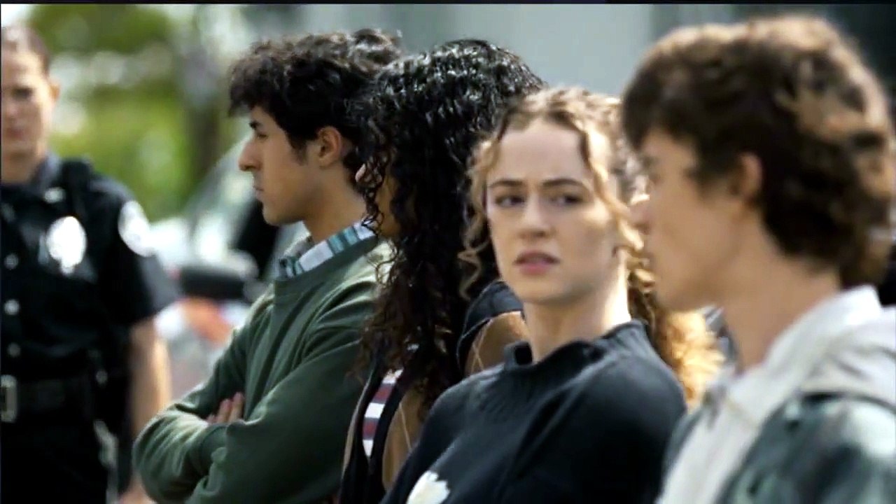 Will Trent S04E18 Be of Service