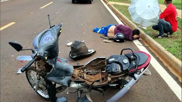 Motociclista fica ferido após colisão traseira na marginal da BR-277