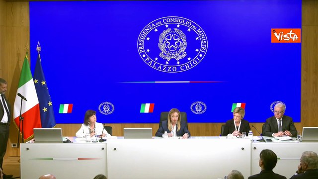 Meloni: Stanziato 1 miliardo euro per incentivi occupazionali, ma se applicato 'salario giusto'