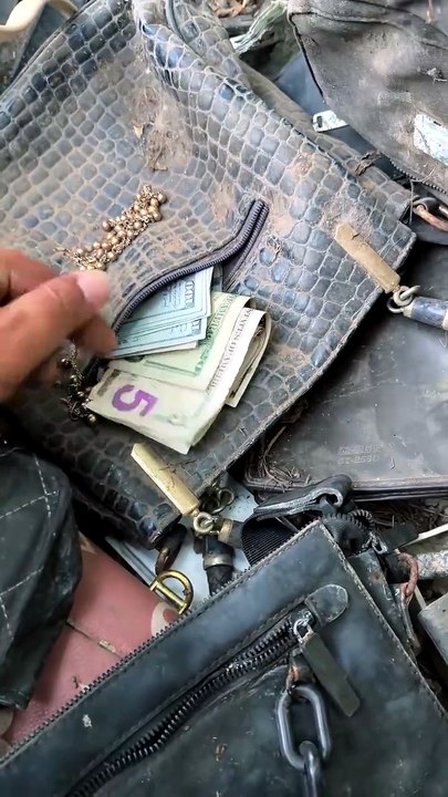 Found money  #foundmoney #dollars #money #foundphone #restoration #reels