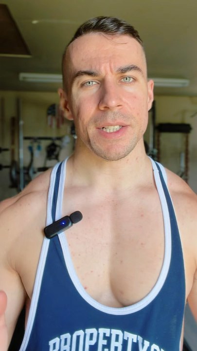 Key 🔑 Benefits of Smith Machine Incline Chest Press👉 Set the bench at a slight incline 👉 Line the bar over your upper chest👉 Keep your shoulder blades back and down👉 Use a controlled lower
