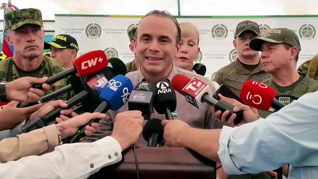 Alejandro Eder celebra la captura de el pez guerrillero de las disidencias de las farc